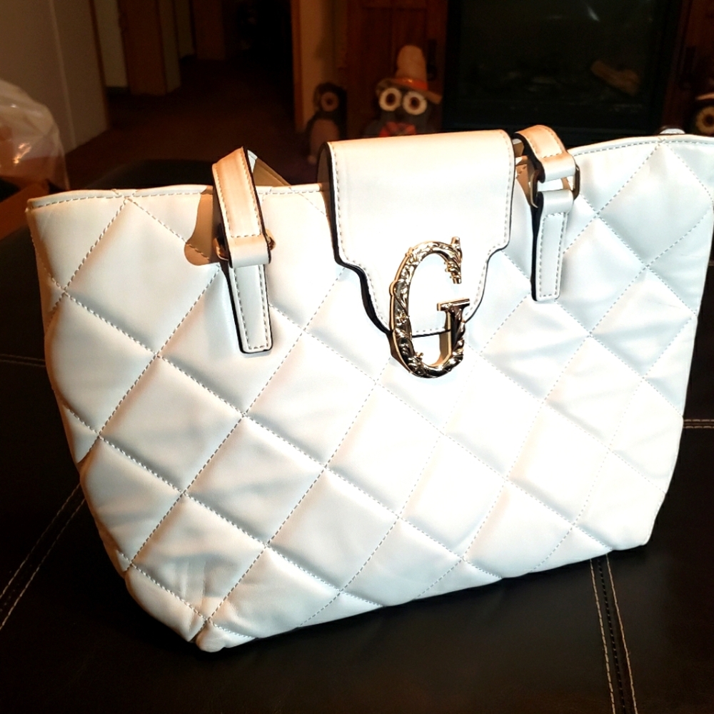 Guess Shoulder Bag